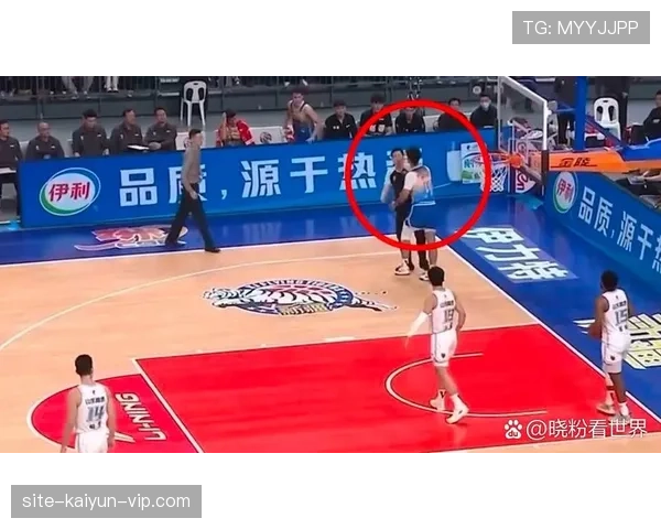 怎么才算推人犯规？篮球规则判罚标准解析